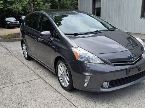 Used 2013 Toyota Prius V Five FWD image 7