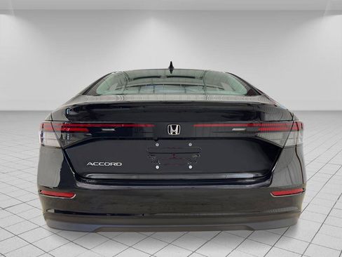 New 2025 Honda Accord SE image 4