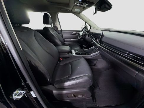 Used 2025 Kia Carnival SX Prestige FWD image 32