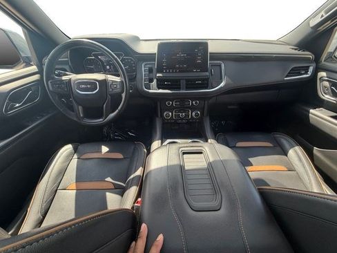 Used 2021 GMC Yukon XL AT4 w/ Rear Media and Nav Package AWD/4WD image 12