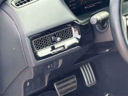 Used 2025 Honda Civic Sport image 10