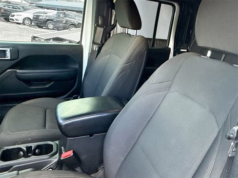 Used 2021 Jeep Gladiator Willys image 20