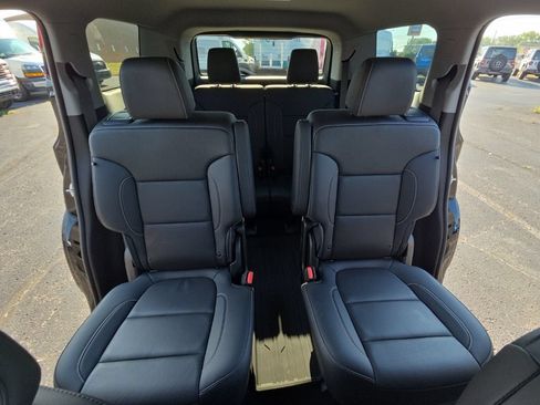 Used 2023 GMC Acadia SLT w/ LPO, Floor Liner Package AWD/4WD image 35