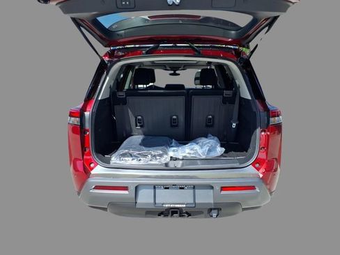 New 2026 Nissan Pathfinder Platinum w/ Cargo Package AWD/4WD image 8