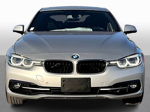Used 2018 BMW 330i Sedan w/ Convenience Package image 3