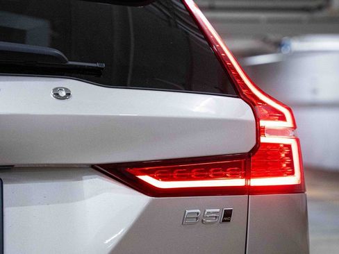 New 2025 Volvo V60 B5 Cross Country Ultra w/ Protection Package Premier image 6