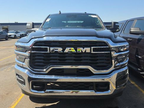Used 2026 RAM 2500 Big Horn AWD/4WD image 3