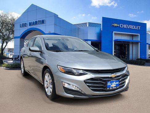 Used 2024 Chevrolet Malibu LT FWD image 2