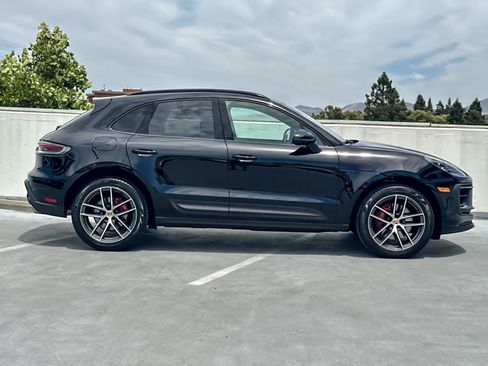 Certified 2024 Porsche Macan S AWD/4WD image 9