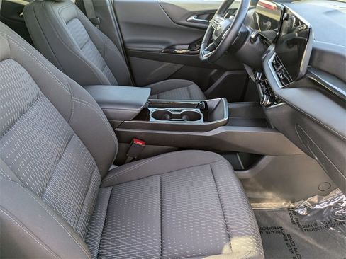 Used 2025 Chevrolet Equinox LT image 30