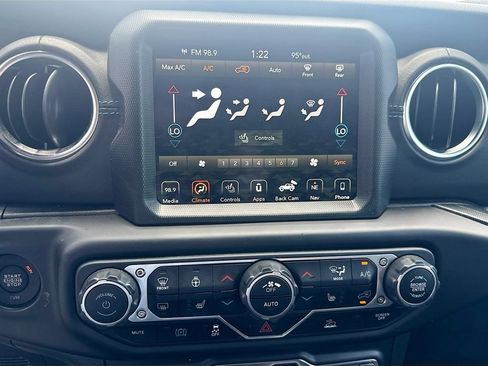 Used 2023 Jeep Wrangler Unlimited Rubicon 4xe w/ Cold Weather Group AWD/4WD image 17