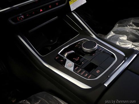 Used 2026 BMW X6 xDrive40i w/ Climate Comfort Package image 15