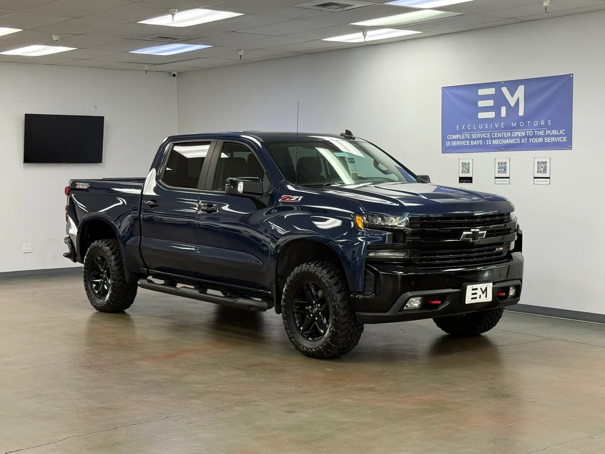 Used 2019 Chevrolet Silverado 1500 LT Trail Boss AWD/4WD image 2