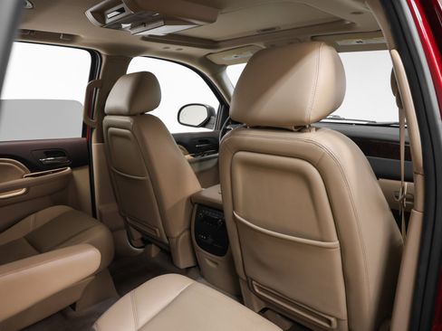 Used 2013 GMC Yukon Denali image 26