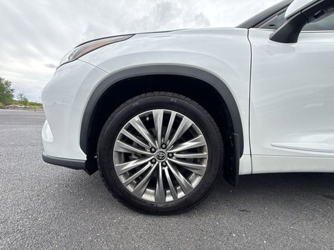 Used 2022 Toyota Highlander Platinum AWD/4WD image 10