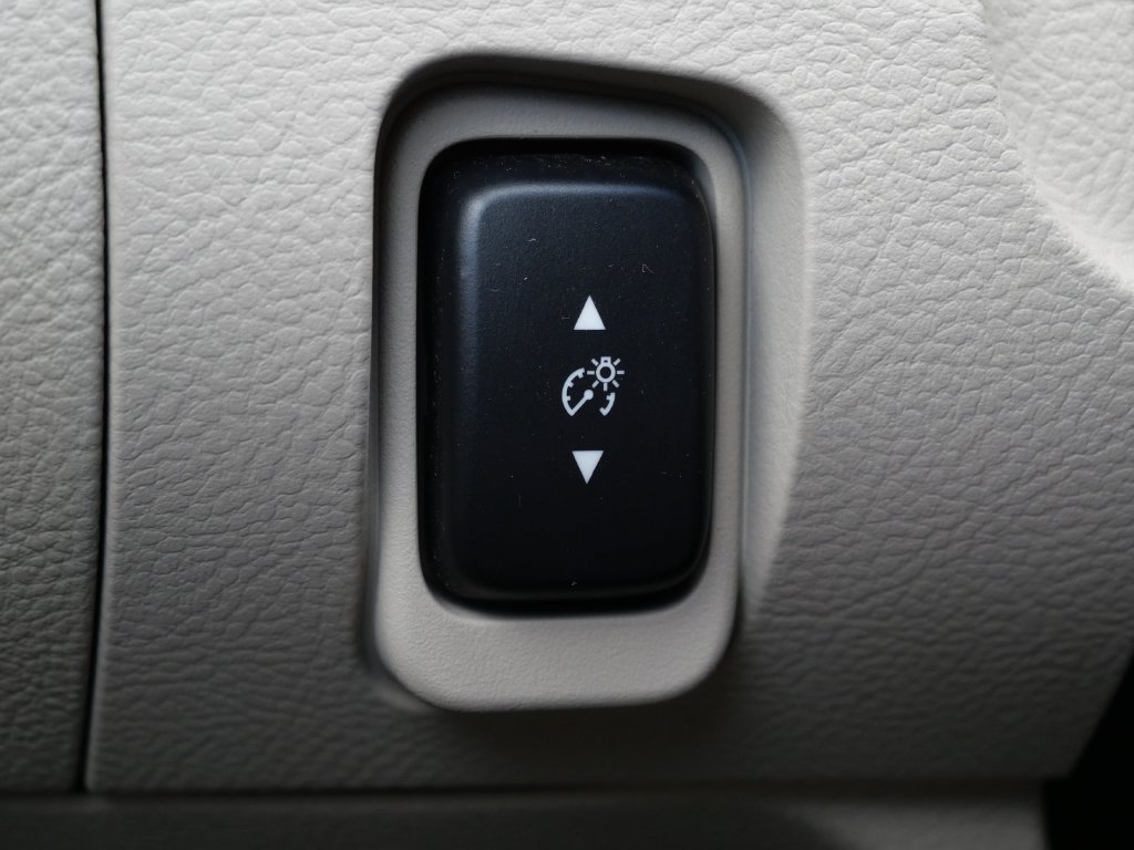 Used 2010 Ford Taurus SEL AWD/4WD image 25