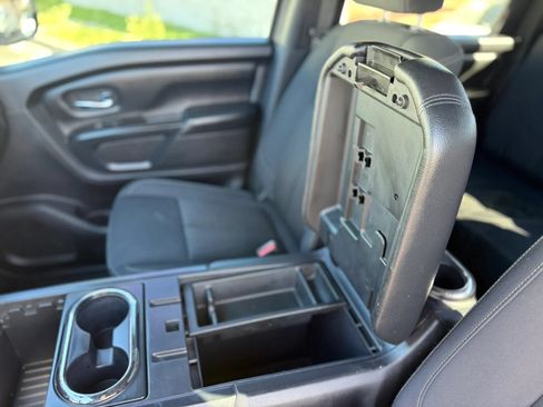 Used 2019 Nissan Titan SV w/ SV Convenience Package AWD/4WD image 17