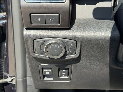 Used 2021 Ford Expedition Max Limited image 17