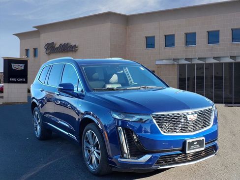 Used 2023 Cadillac XT6 Premium Luxury image 3
