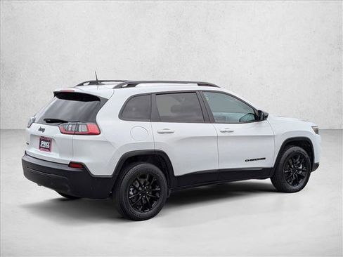 Used 2023 Jeep Cherokee Altitude Lux image 5