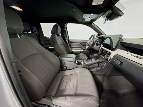 Used 2024 Toyota Tacoma TRD Off-Road image 25