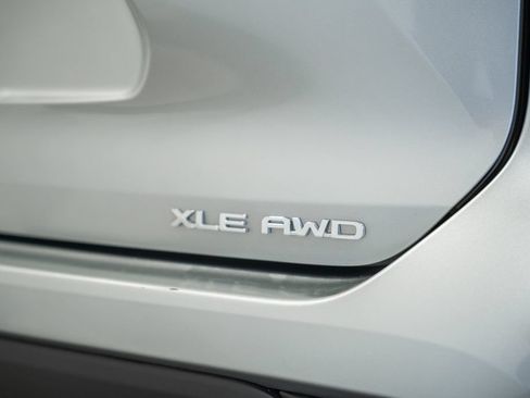 Used 2025 Toyota Highlander XLE AWD/4WD image 7