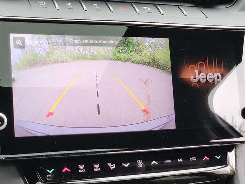 New 2026 Jeep Grand Cherokee Altitude AWD/4WD image 14