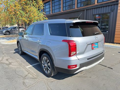 Used 2021 Hyundai Palisade SEL w/ Winter Package AWD/4WD image 3