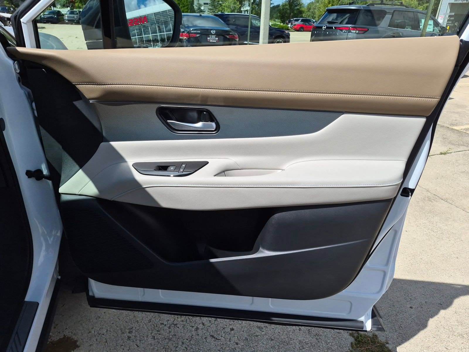 Certified 2026 Nissan Murano Platinum w/ Cargo Package AWD/4WD image 38