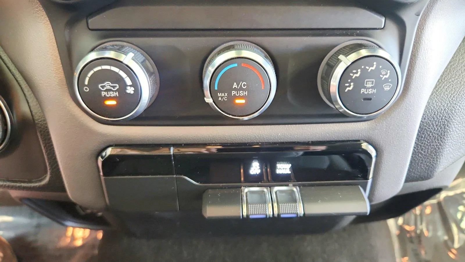 Used 2019 RAM 1500 Big Horn AWD/4WD image 22