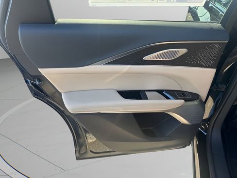 New 2026 Cadillac Lyriq Signature Luxury image 17