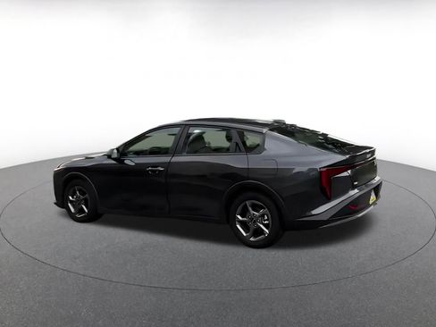 Used 2025 Kia K4 FWD image 15