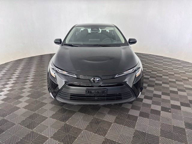 Used 2024 Toyota Corolla LE FWD image 2