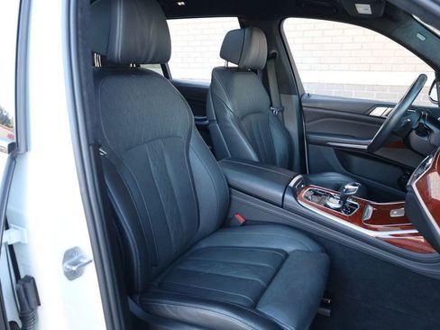 Used 2021 BMW ALPINA XB7 image 19