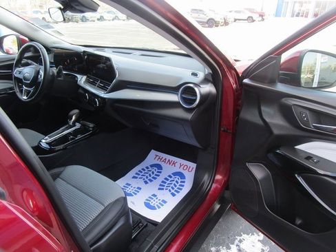 Certified 2025 Chevrolet Trax LT w/ LT Convenience Package image 27