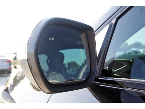 Used 2025 GMC Acadia Elevation w/ Elevation Premium Package FWD image 10