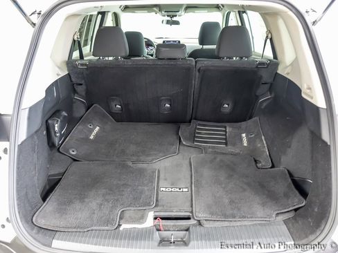 Used 2023 Nissan Rogue S image 21