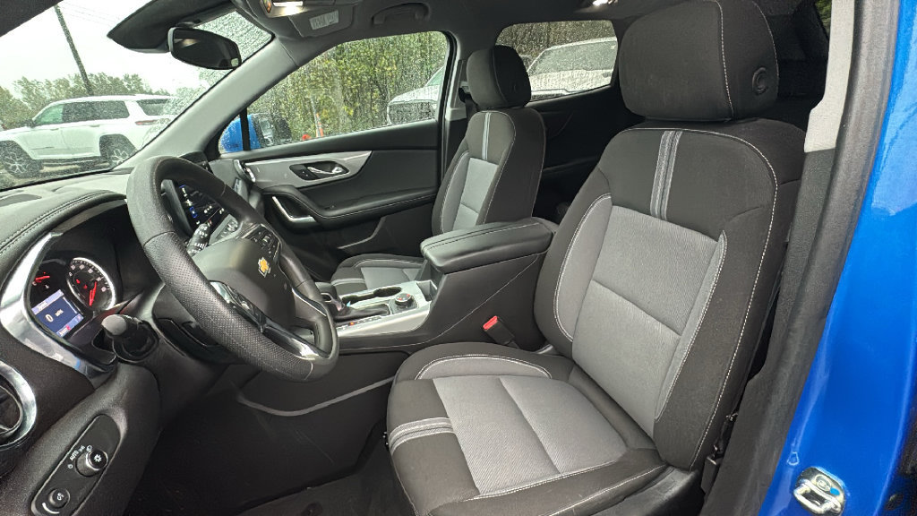 Used 2025 Chevrolet Blazer LT AWD/4WD image 10