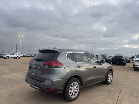Used 2018 Nissan Rogue S image 22