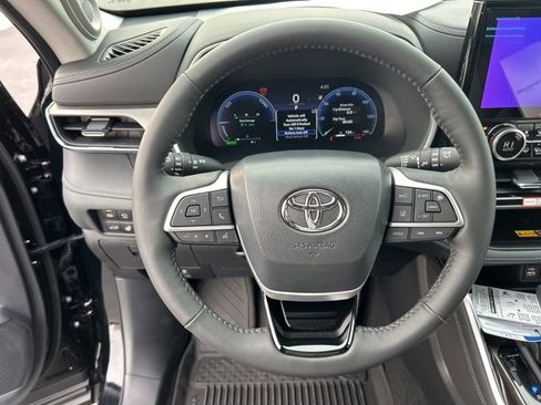 New 2026 Toyota Highlander Limited image 20