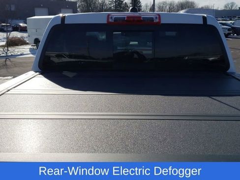 Used 2023 GMC Canyon Denali image 8