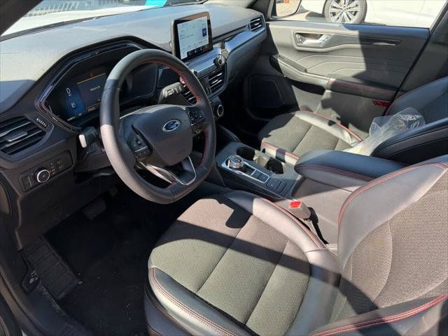 Used 2025 Ford Escape ST-Line Select AWD/4WD image 5