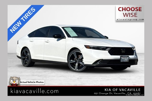 Used 2025 Honda Accord Sport image 1