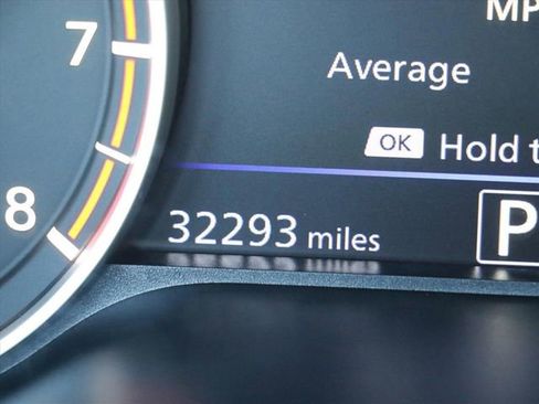 Used 2023 Nissan Altima 2.5 SR w/ SR Premium Package image 32