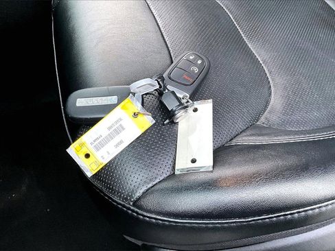 Certified 2022 Jeep Cherokee Latitude Lux image 30