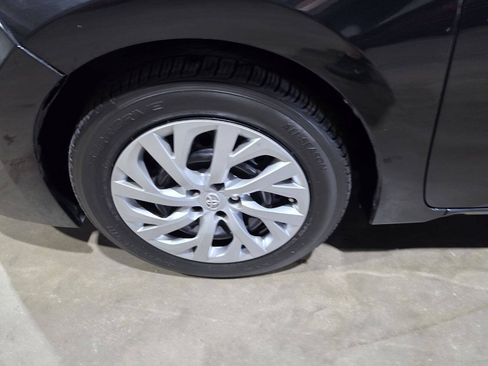 Used 2019 Toyota Corolla LE FWD image 23