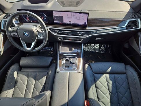 Used 2024 BMW X5 xDrive50e image 16