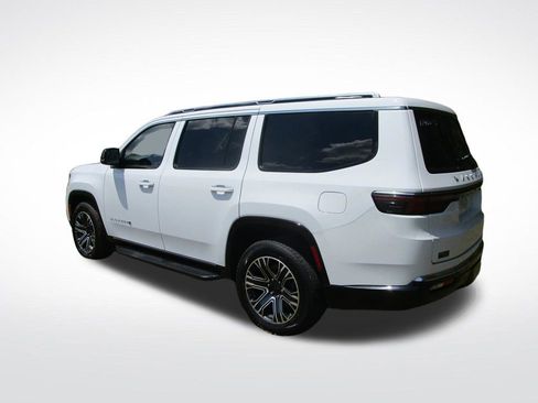 Used 2024 Jeep Wagoneer Series II AWD/4WD image 4