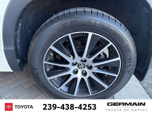 Used 2018 Toyota Highlander SE image 13