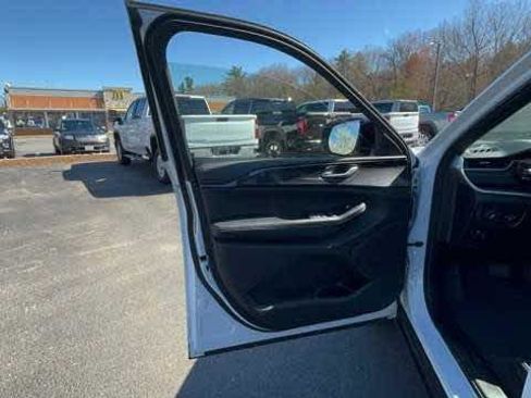 Used 2023 Jeep Grand Cherokee L Laredo AWD/4WD image 24